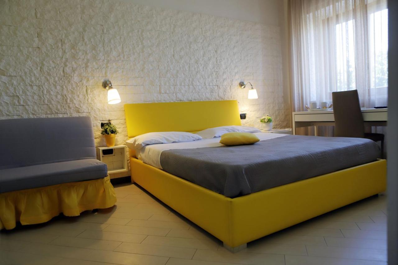 Guest House Le Tre Isole Sorrento Buitenkant foto